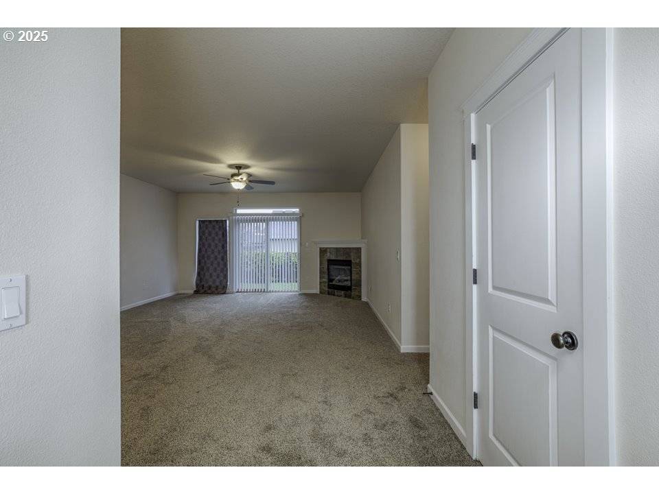 Molalla, OR 97038,871 MARY DR