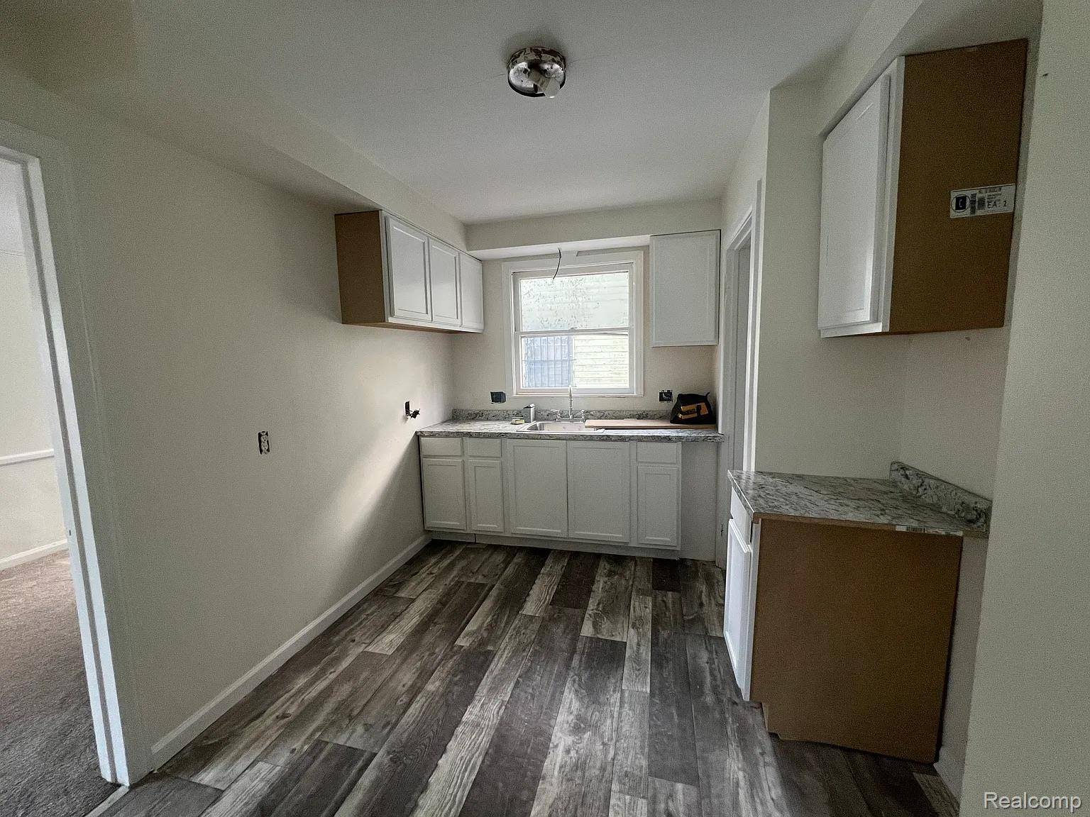 Detroit, MI 48219,18517 Heyden ST