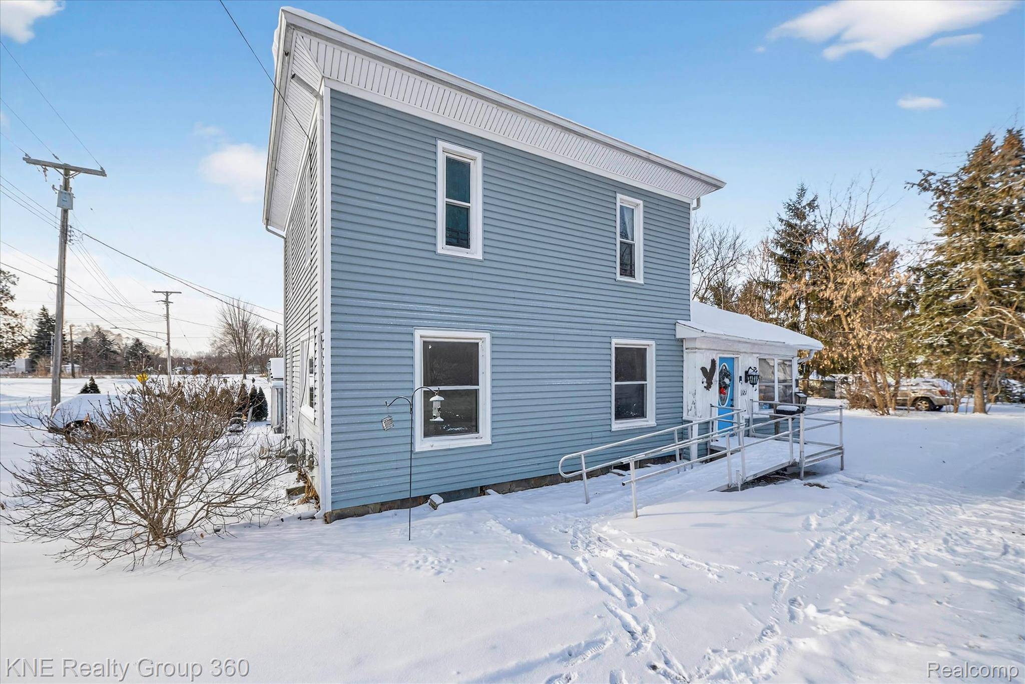 Howell, MI 48843,121 Livingston ST