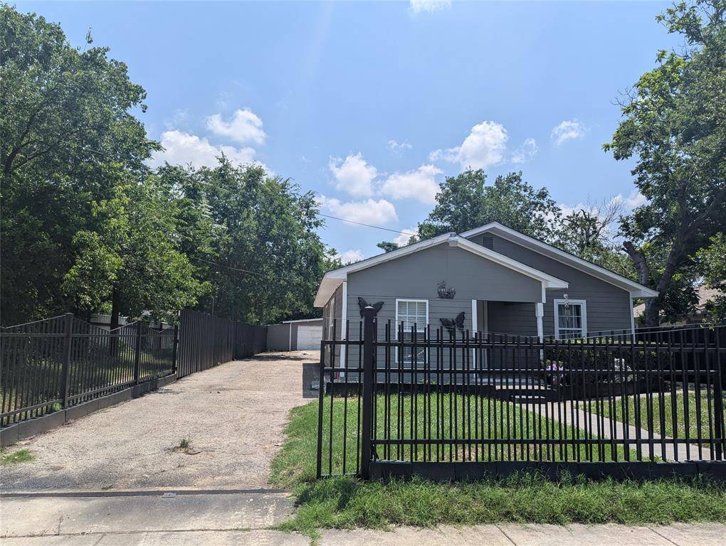 Fort Worth, TX 76105,3108 BIDEKER Avenue