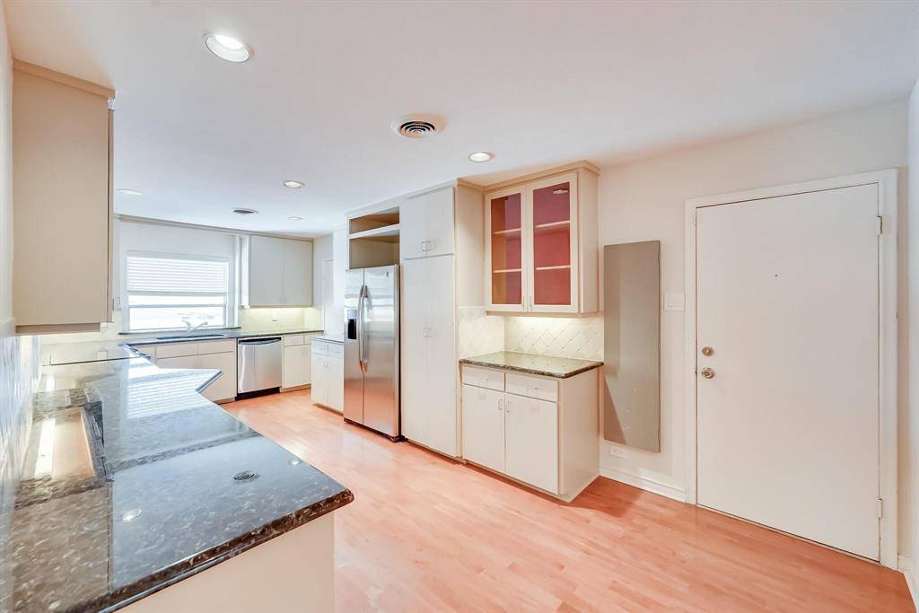 Dallas, TX 75225,6349 Diamond Head Circle #C