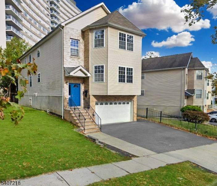 East Orange City, NJ 07018,54 Melrose Ave