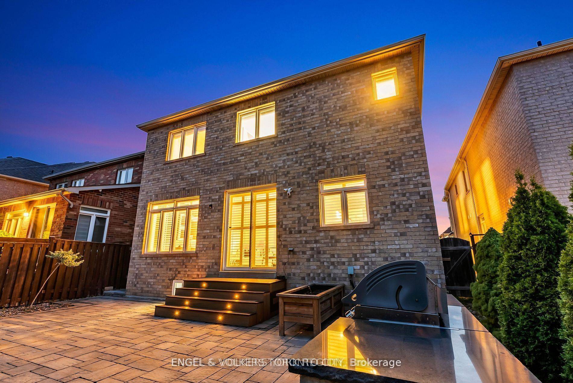 Mississauga, ON L5M 0H3,3236 Tacc DR