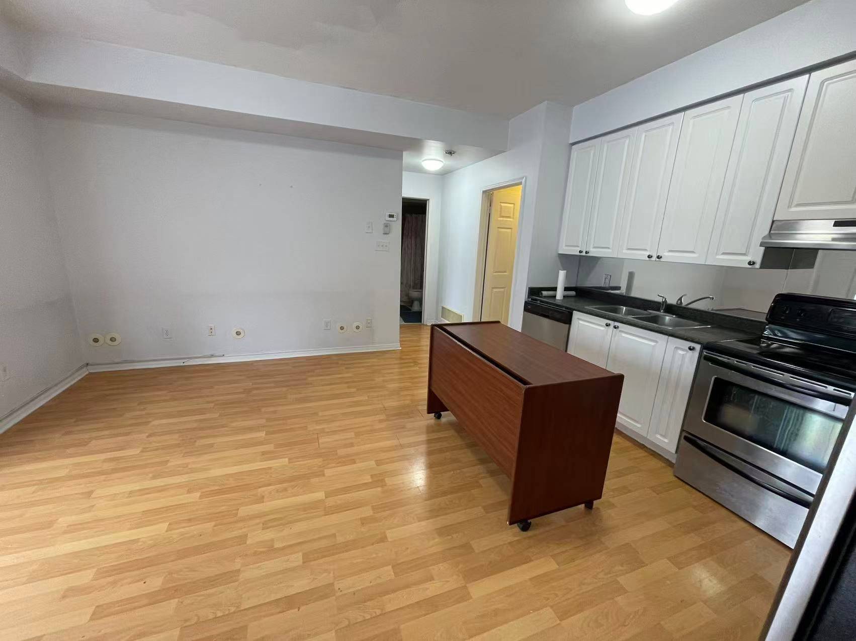 Mississauga, ON L5M 8C5,4975 Southampton DR #266