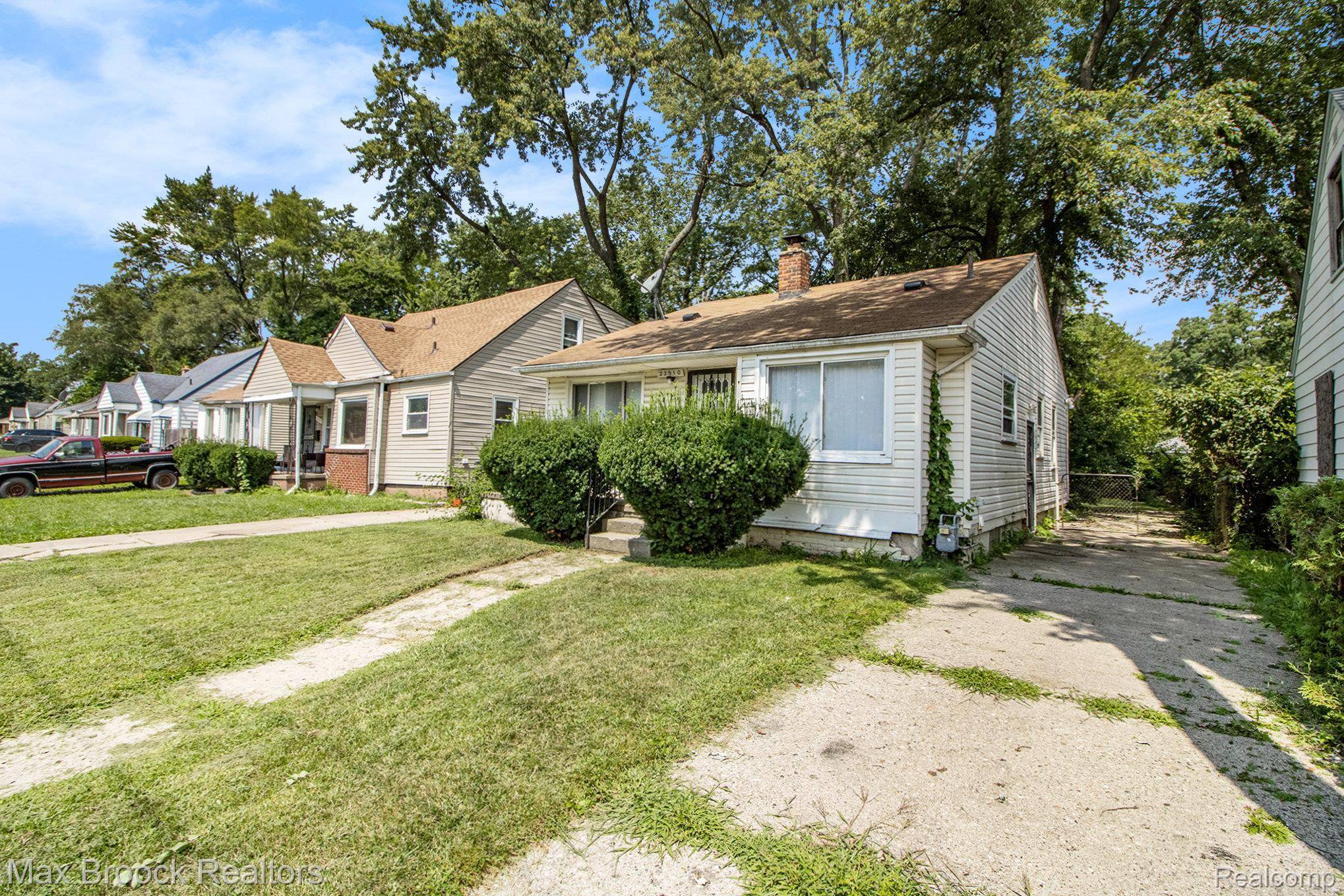 Detroit, MI 48219,22510 Frisbee ST