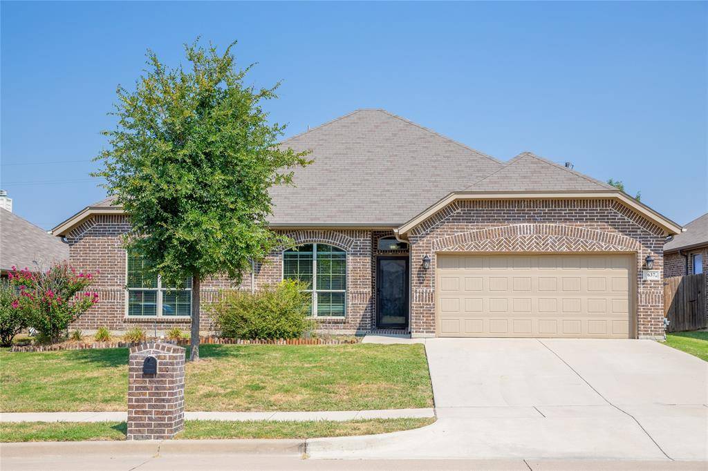 Burleson, TX 76028,637 Peach Lane