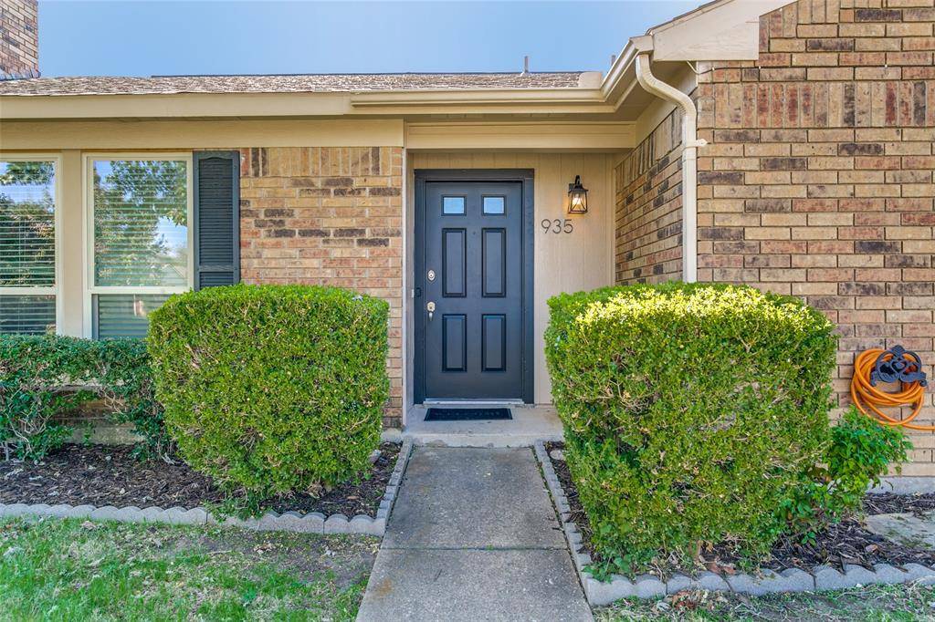 Coppell, TX 75019,935 Mapleleaf Lane