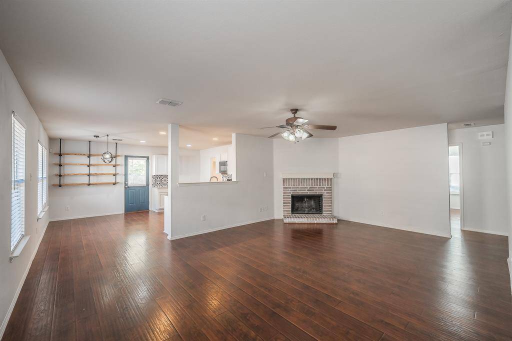 Burleson, TX 76028,712 Grant Street