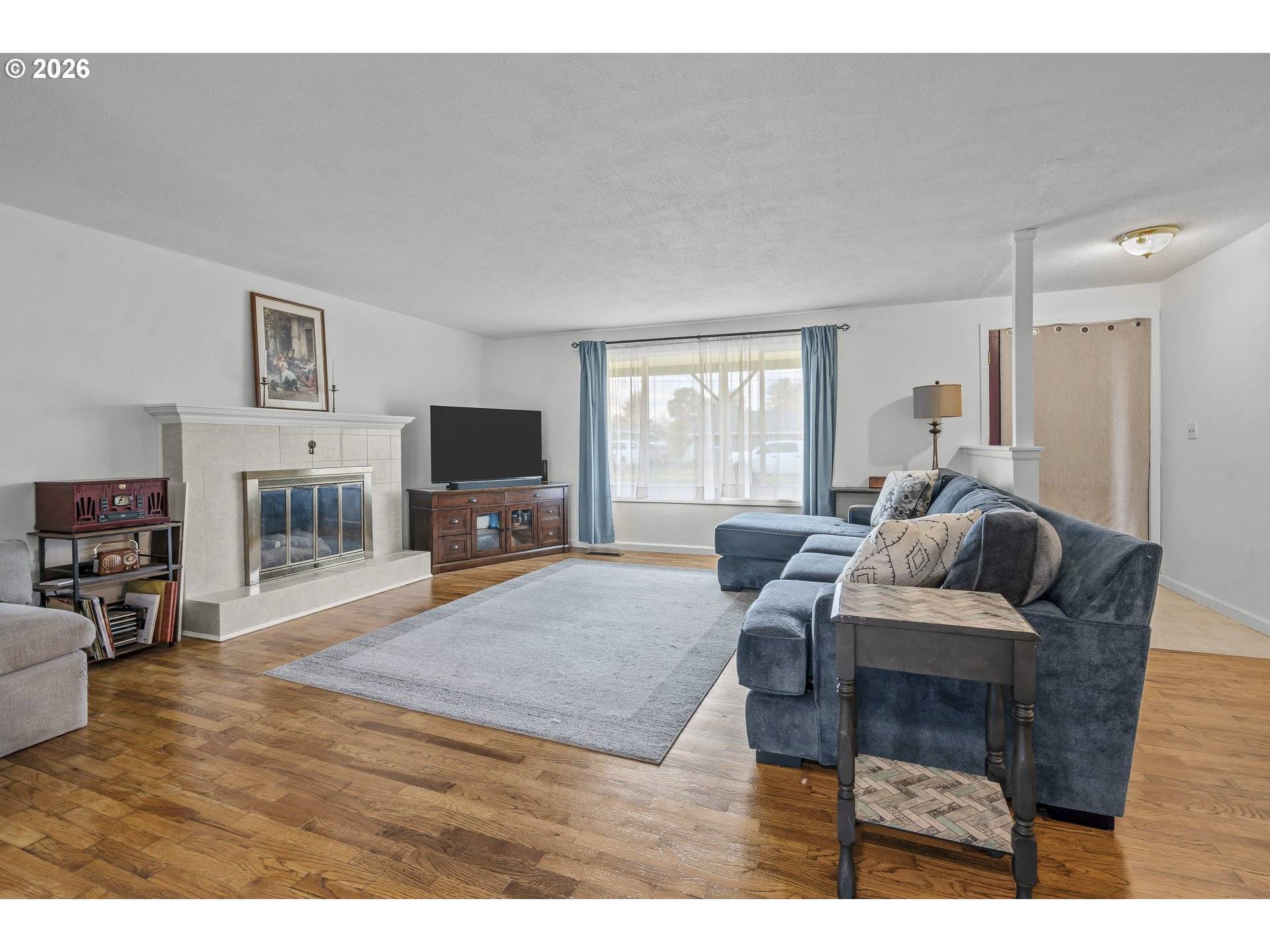 Salem, OR 97301,586 45TH PL NE