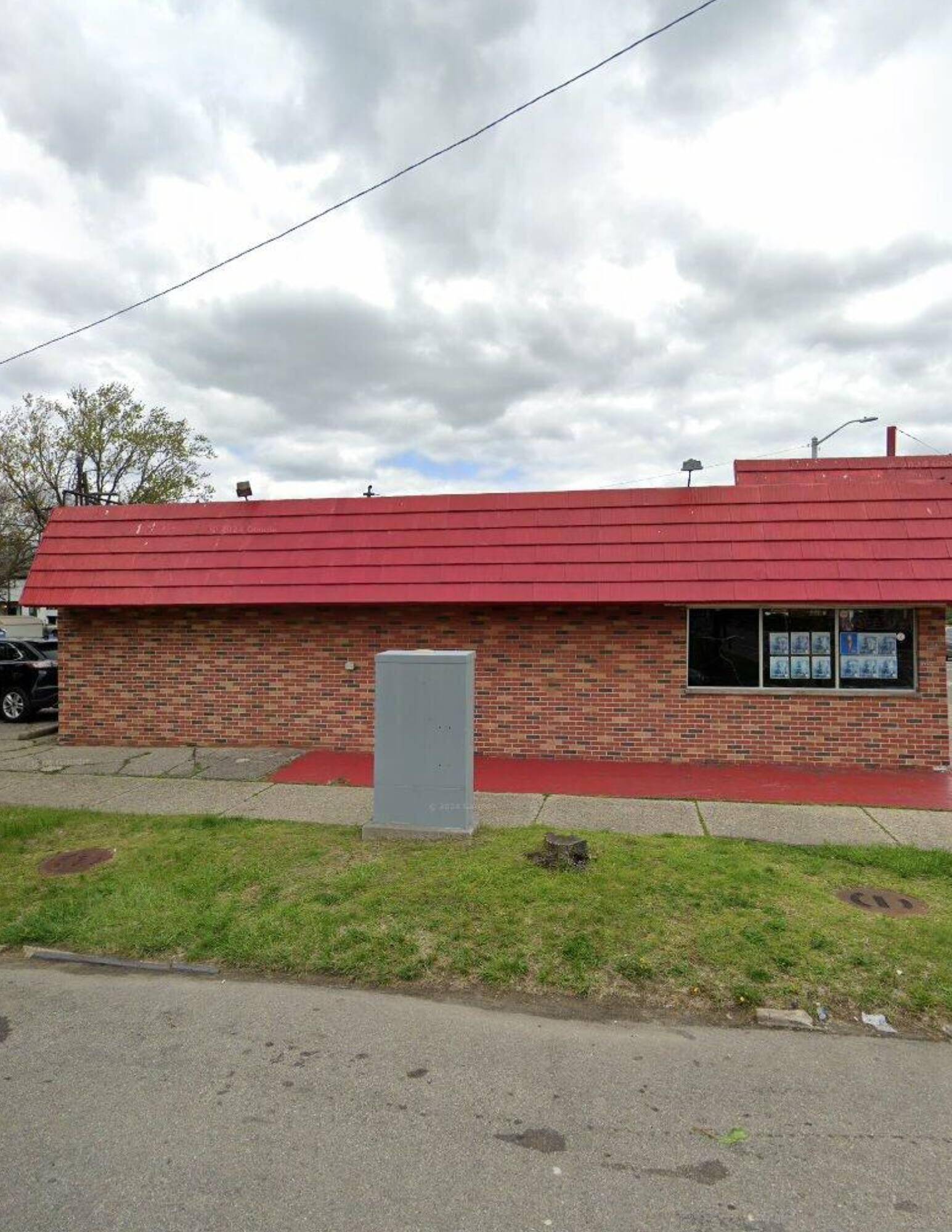 Detroit, MI 48214,8405 Mack AVE