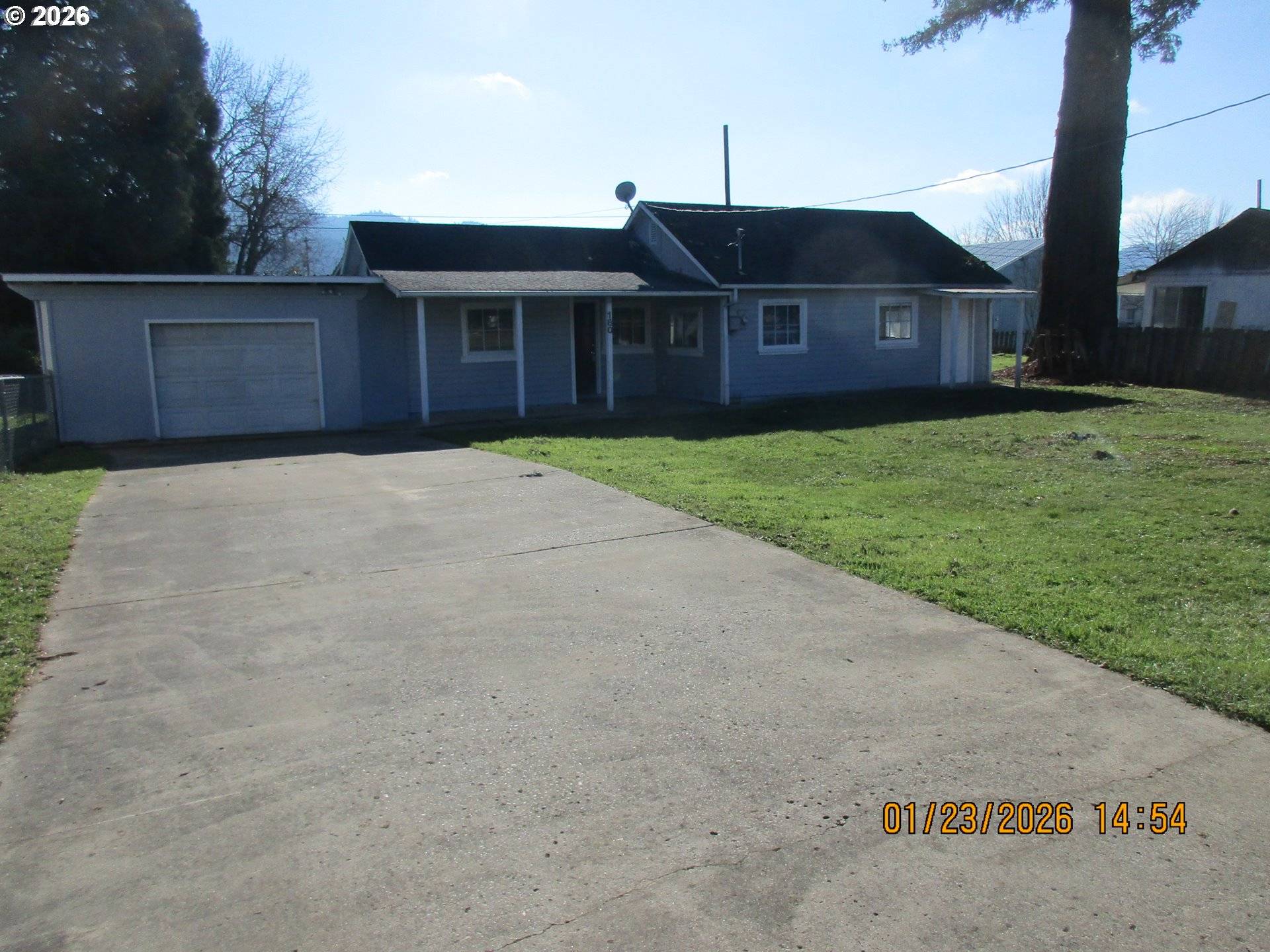 Sutherlin, OR 97479,180 E SECOND AVE
