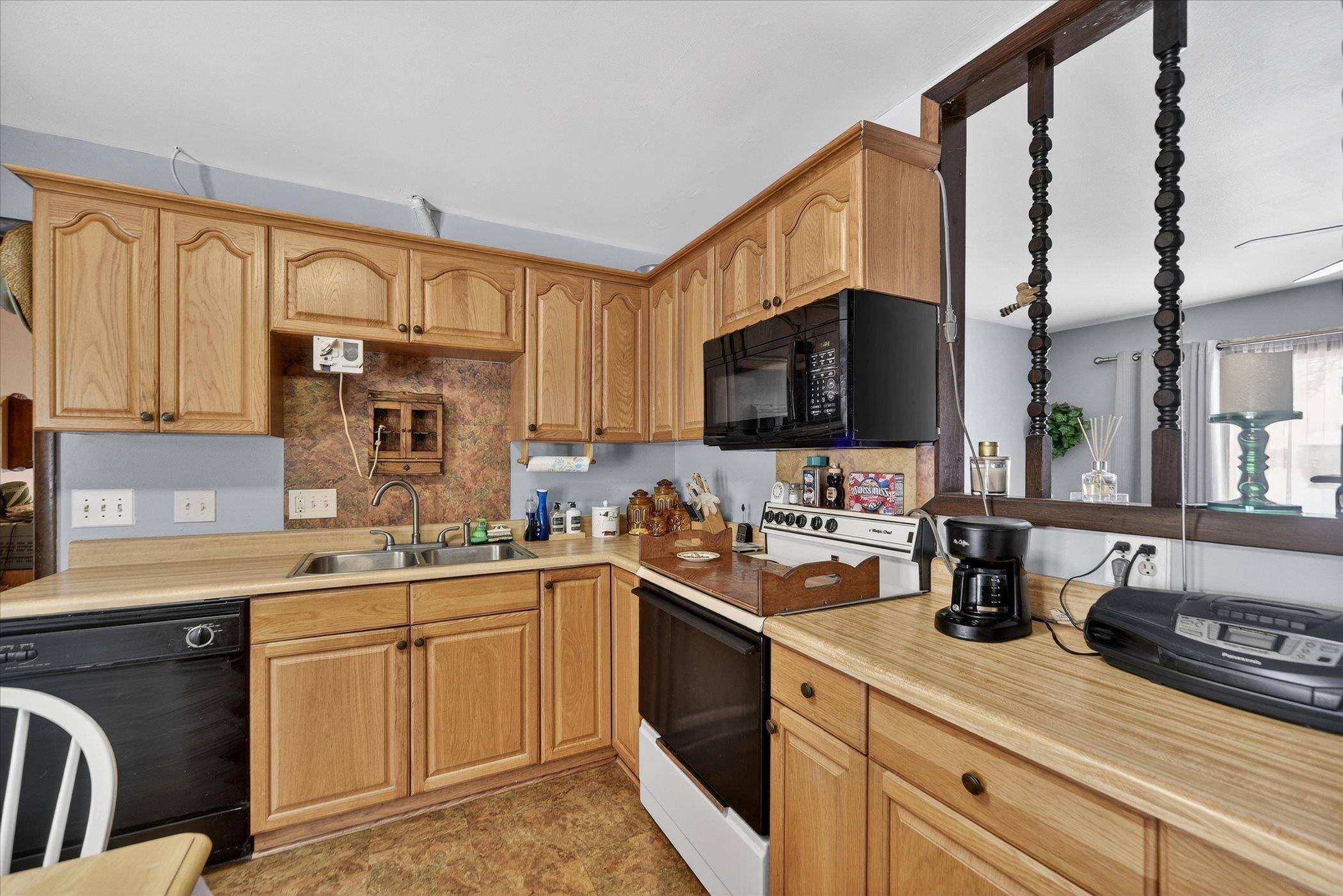 Vernon, MI 48476,211 N Maple ST