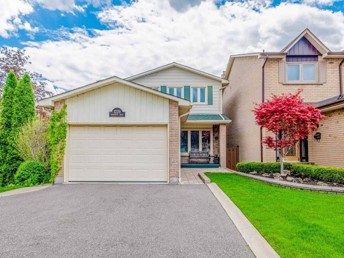 Mississauga, ON L4W 3M9,1229 Underwood DR