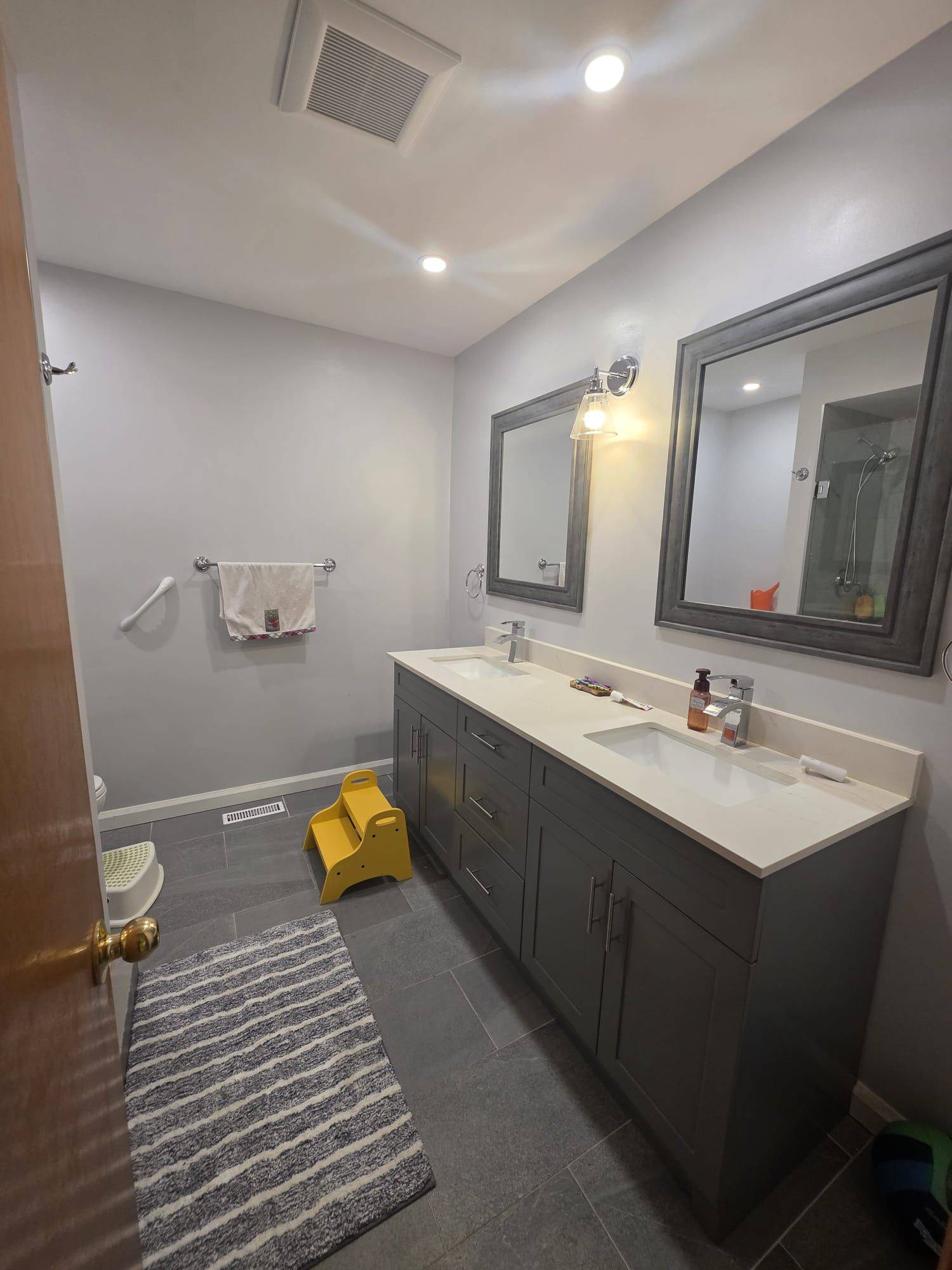 Mississauga, ON L4W 3M9,1229 Underwood DR