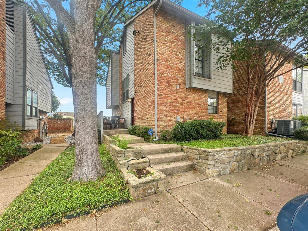 Dallas, TX 75248,15151 Berry Trail #601
