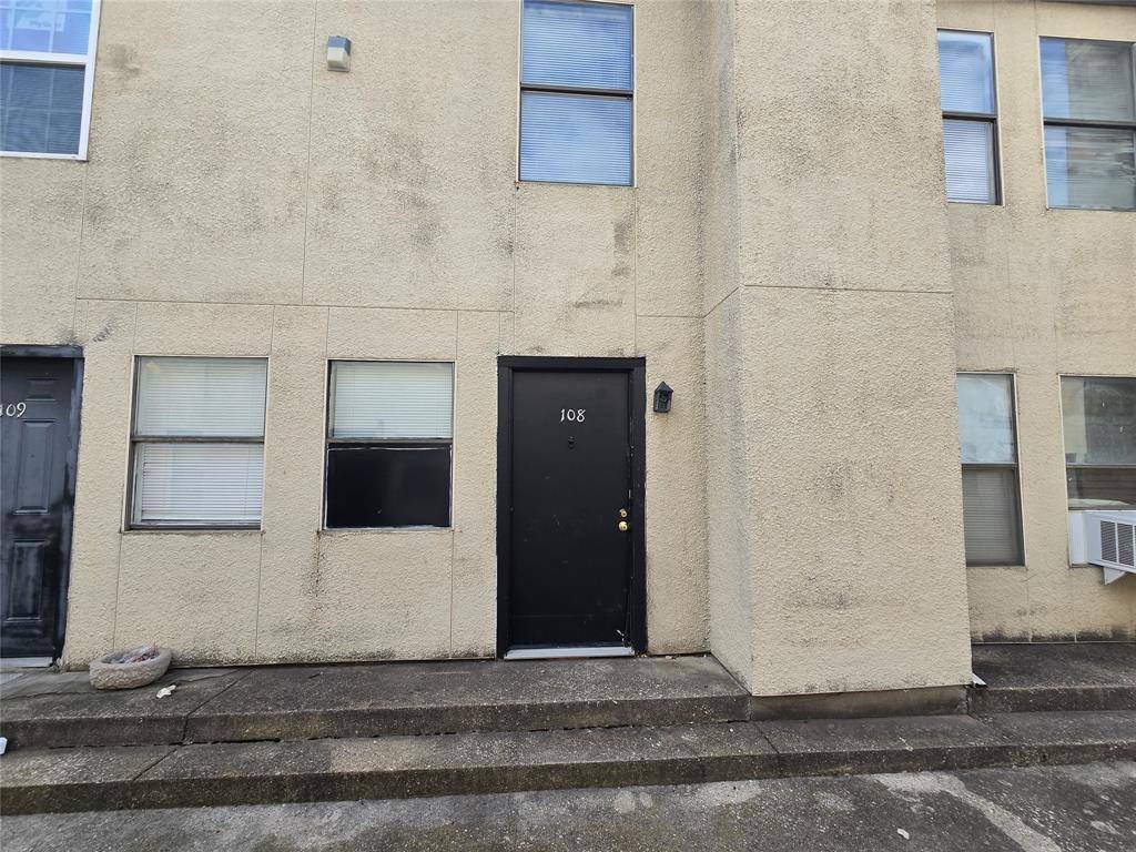 Dallas, TX 75231,7030 Fair Oaks Avenue #108