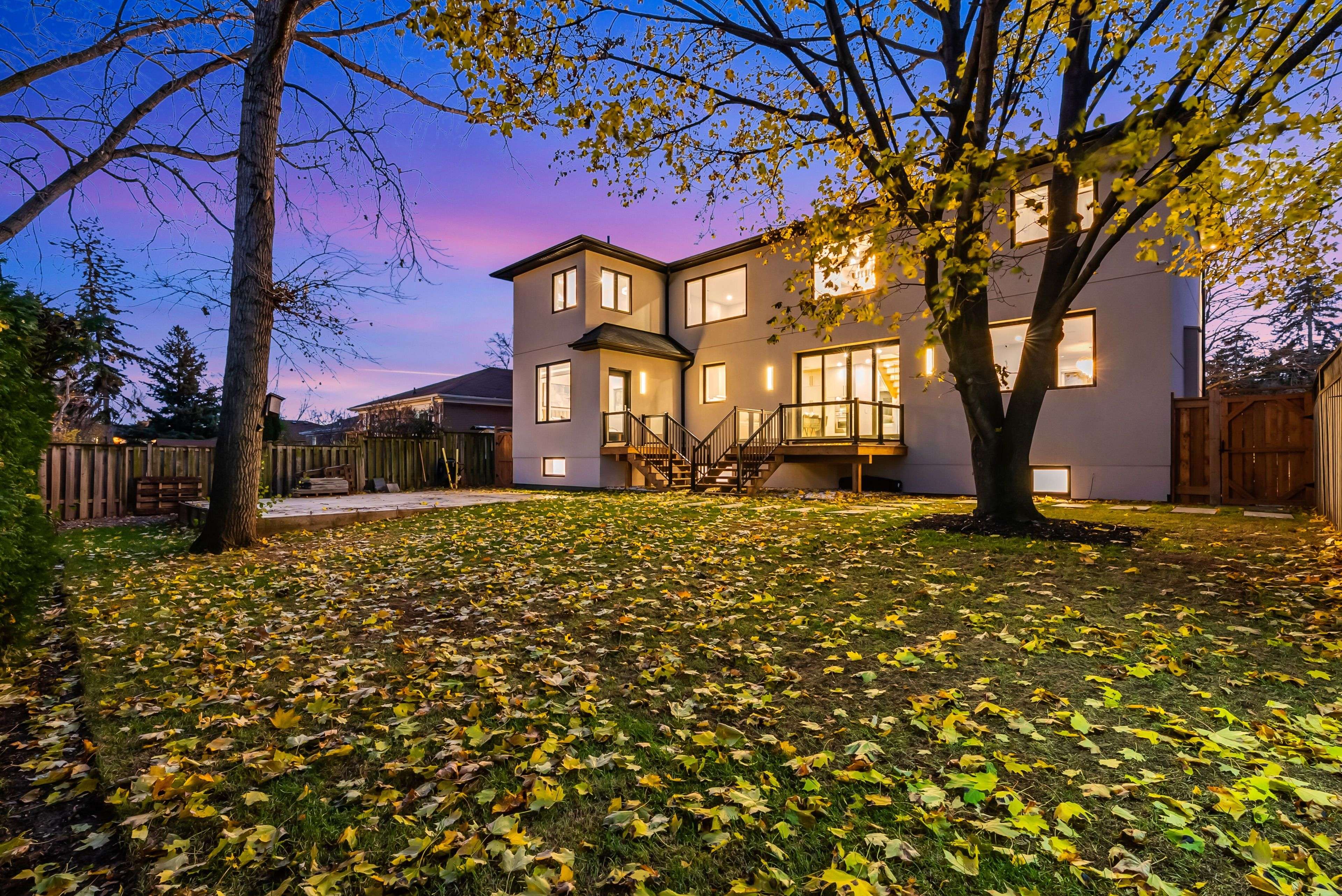 Oakville, ON L6L 4A8,519 Third Line