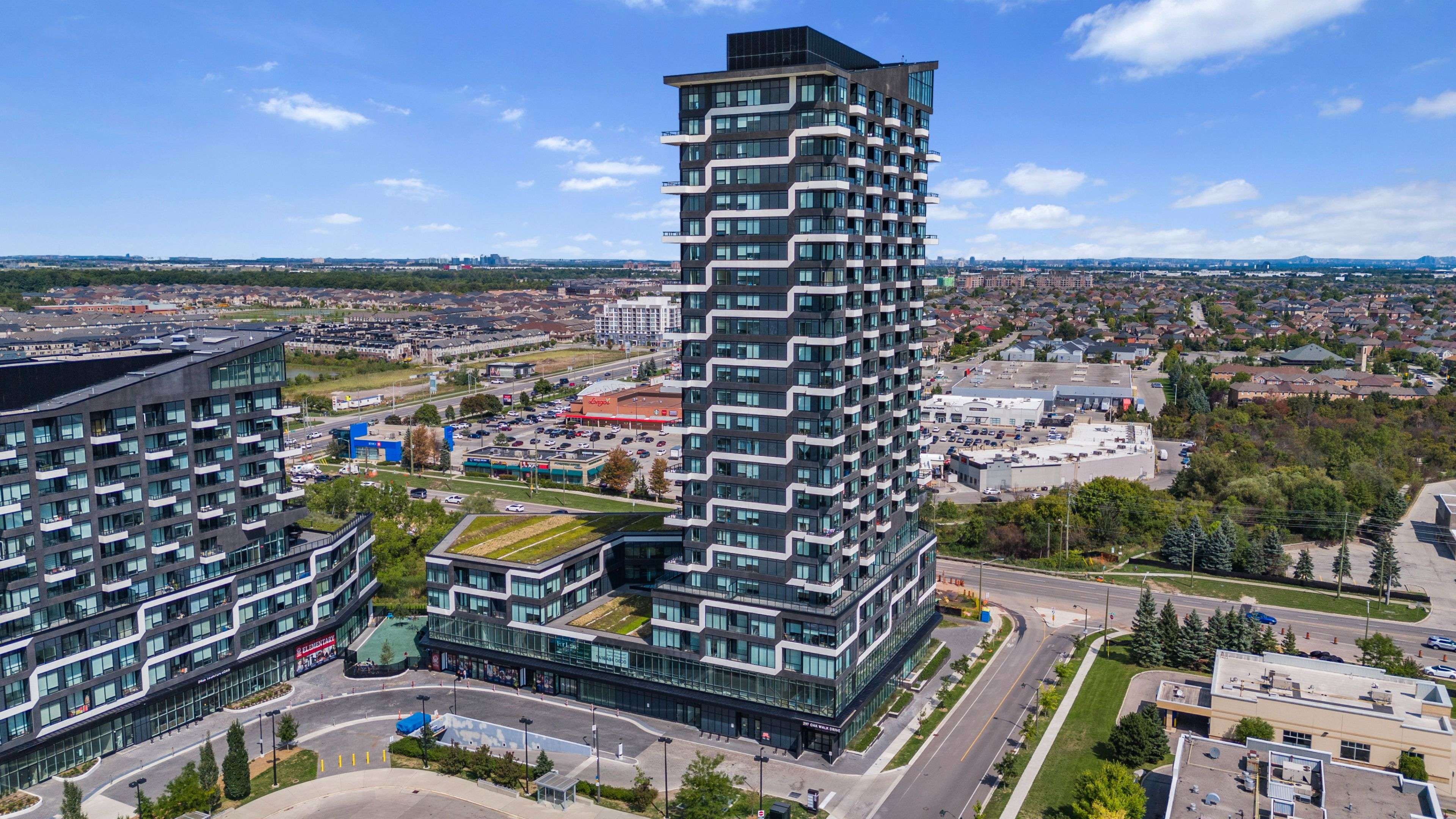 Oakville, ON L6H 3R6,297 OAK WALK DR #2407