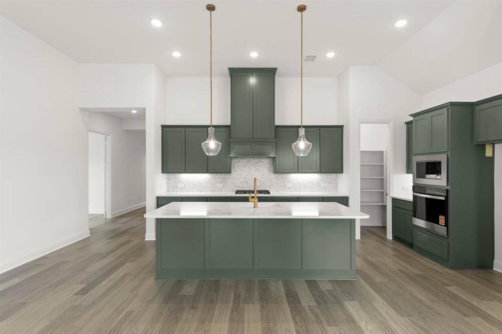 Lavon, TX 75166,801 S Stoney Bridge Way