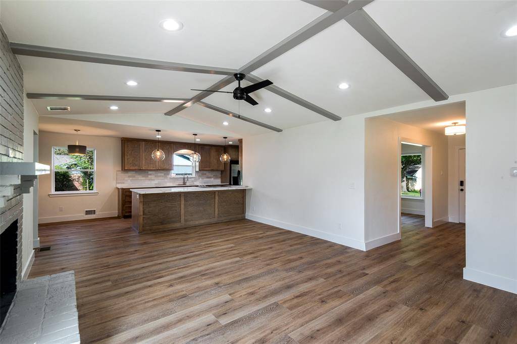 Dallas, TX 75240,13880 Far Hills Lane