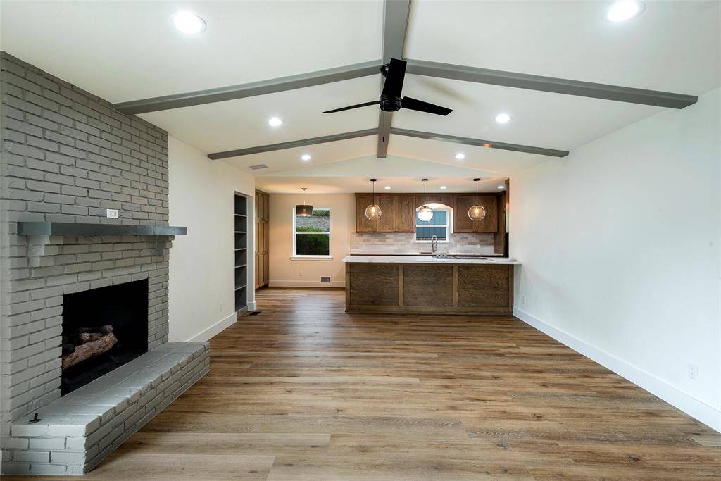 Dallas, TX 75240,13880 Far Hills Lane