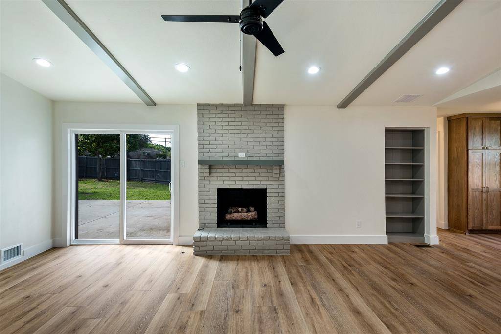 Dallas, TX 75240,13880 Far Hills Lane