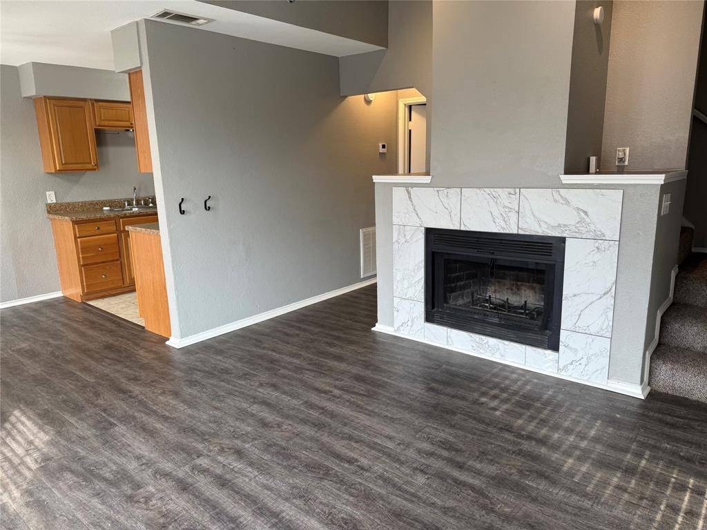 Kennedale, TX 76060,119 Peachtree Court #D