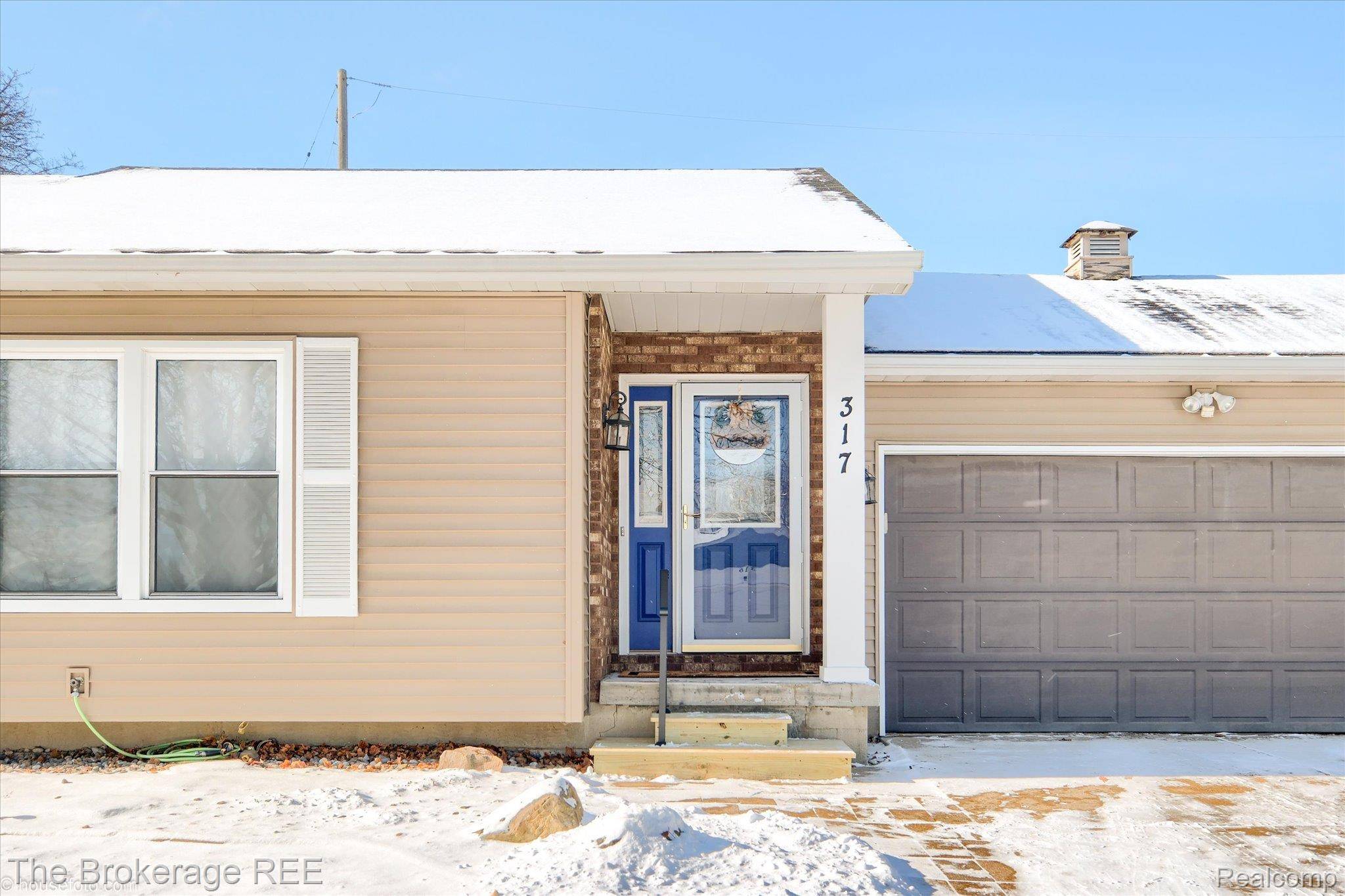 Flushing, MI 48433,317 Oakwood DR