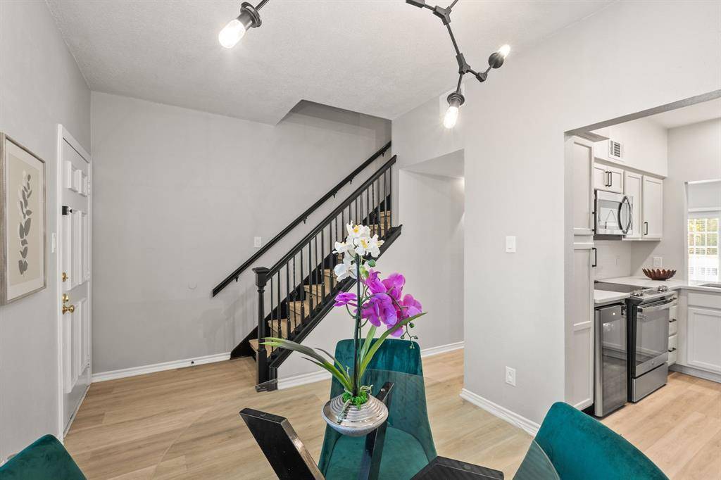 Dallas, TX 75243,8550 Fair Oaks Crossing #111