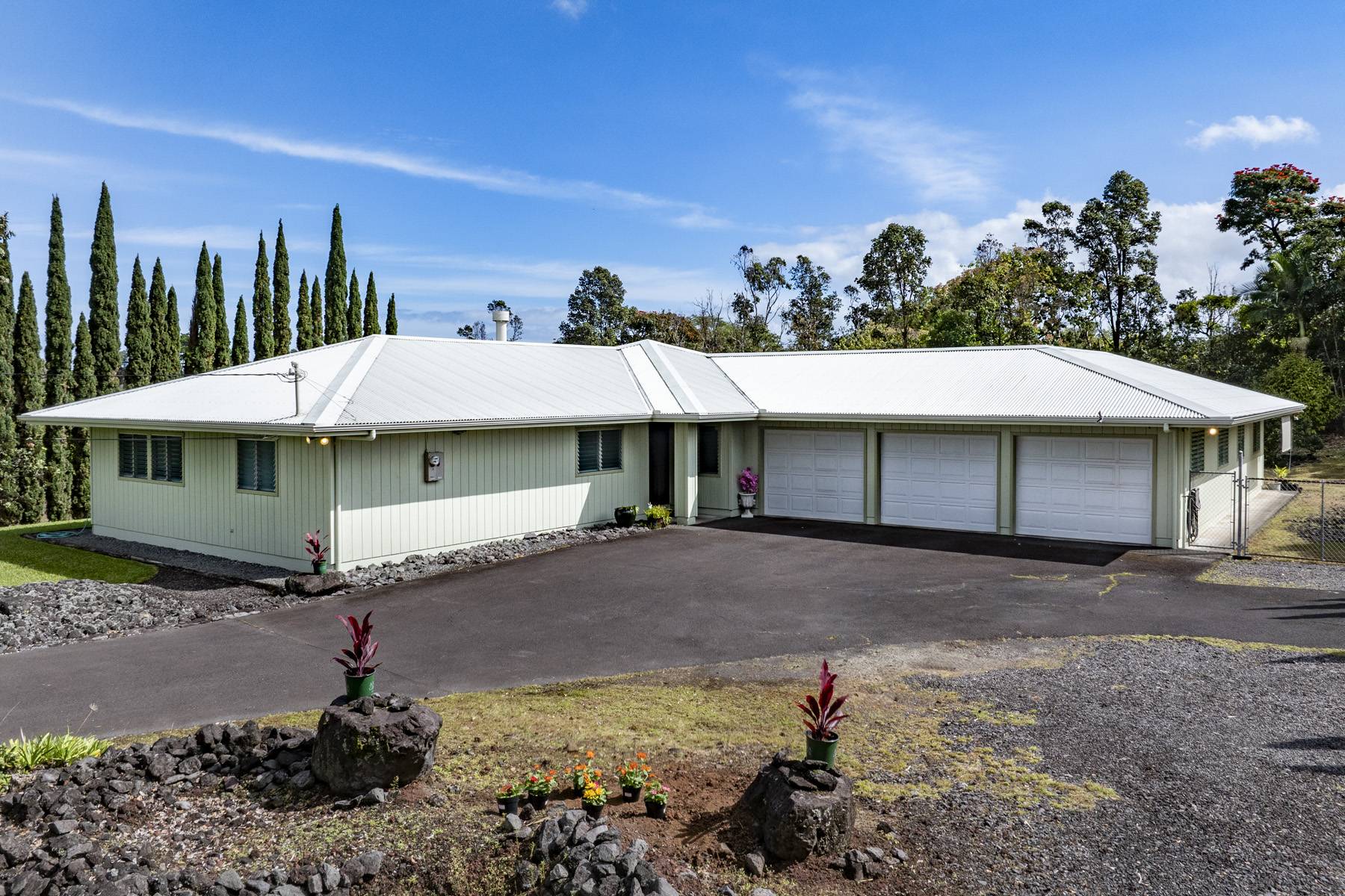 Hilo, HI 96720,1457 MELE MANU ST