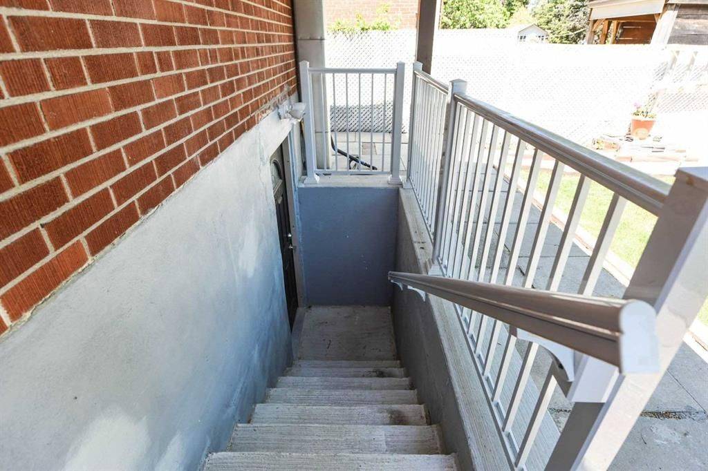 Toronto E10, ON M1E 3X4,73 Morning Dew (Basement) RD