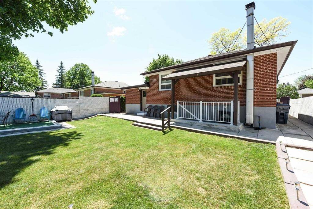 Toronto E10, ON M1E 3X4,73 Morning Dew (Basement) RD