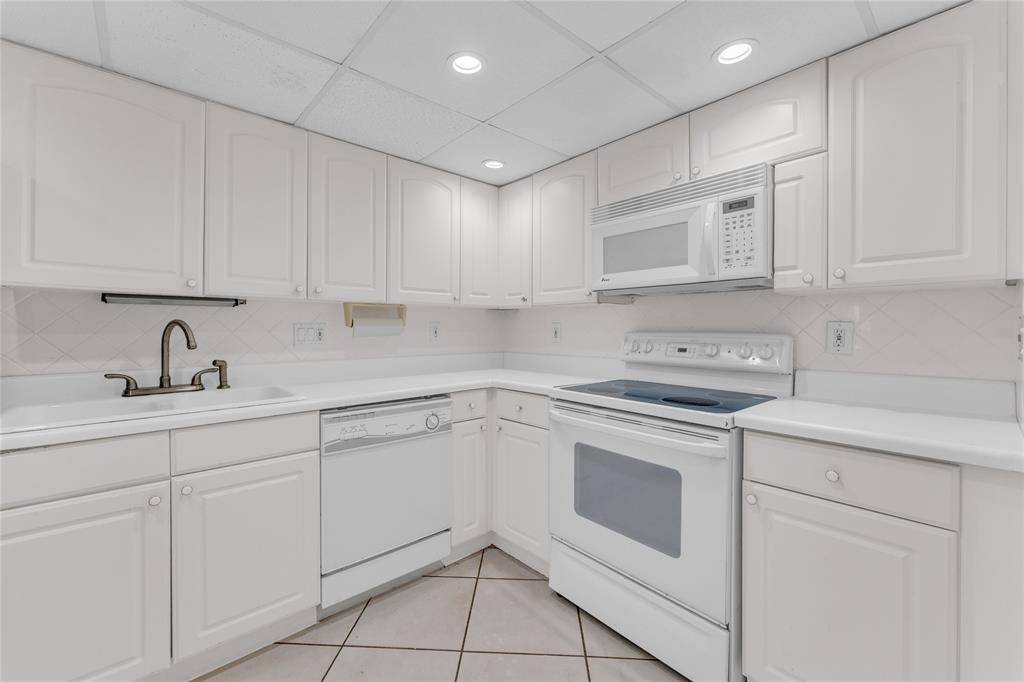 Boca Raton, FL 33432,1401 S Federal Hwy #218