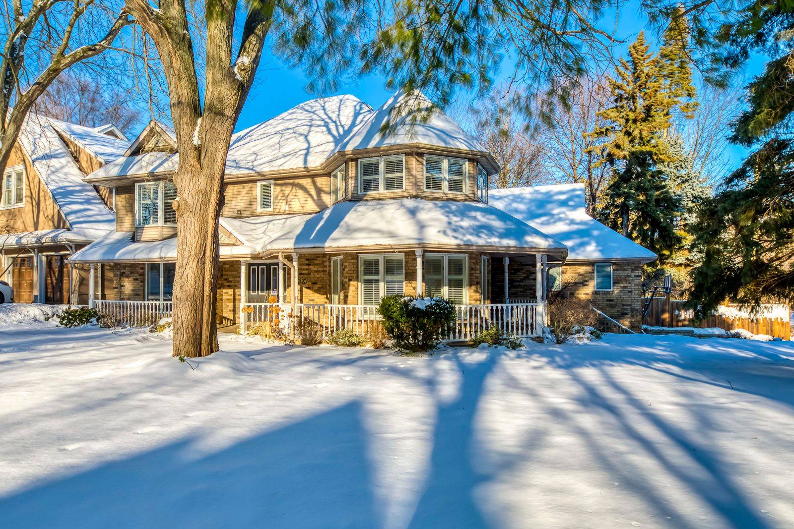 Oakville, ON L6V 4N1,427 CAIRNCROFT RD