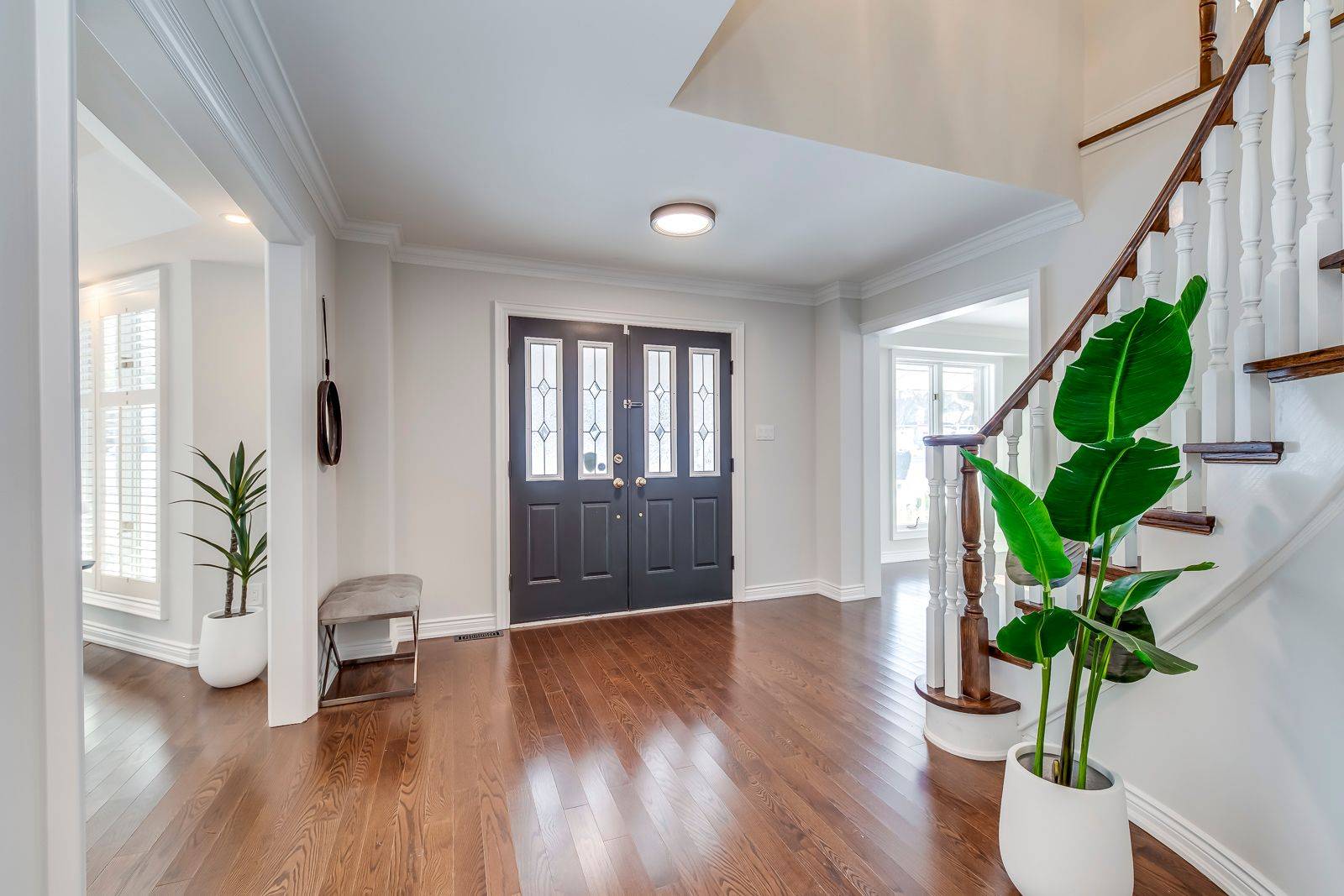 Oakville, ON L6V 4N1,427 CAIRNCROFT RD