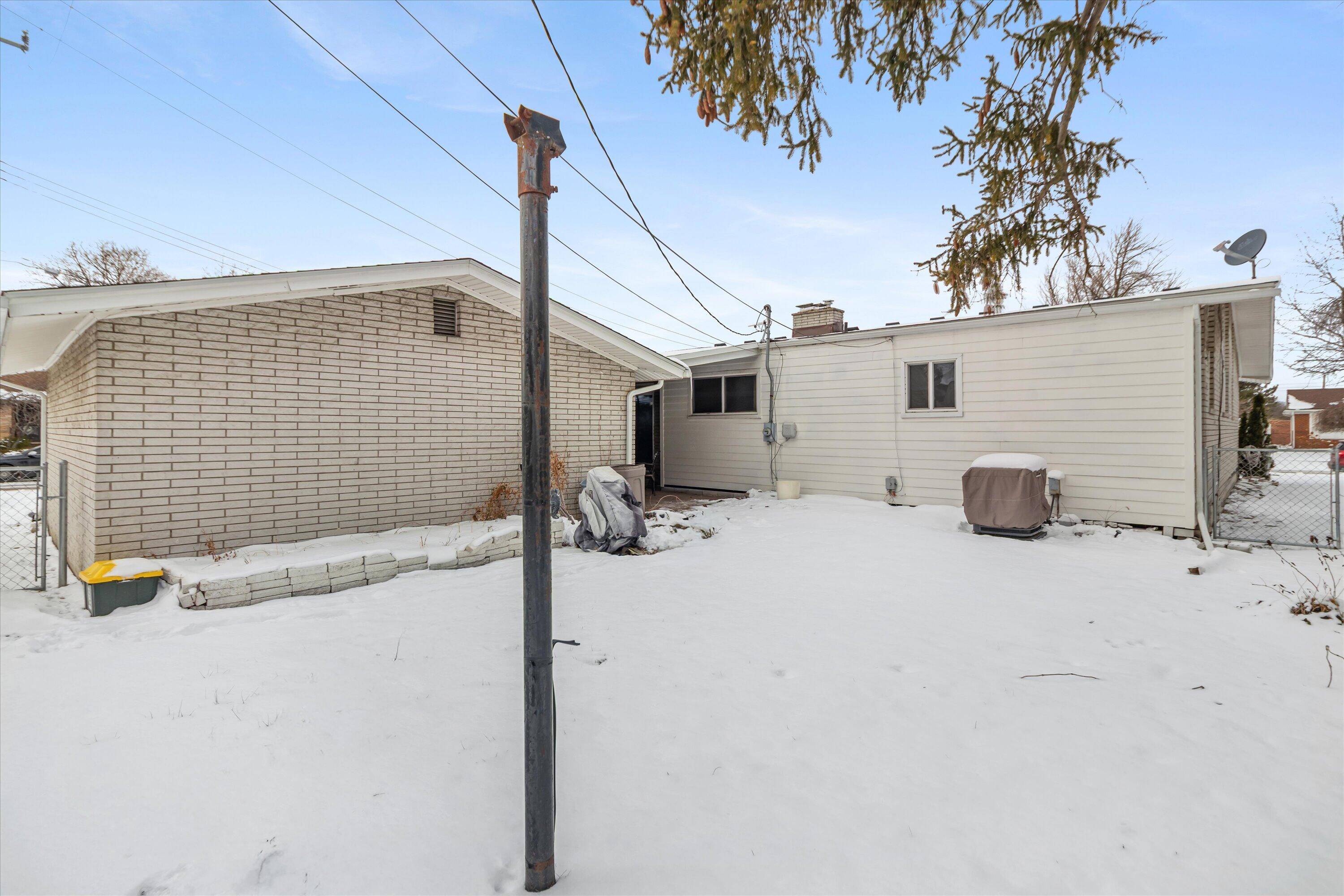 Oak Park, MI 48237,10431 Oneida BLVD