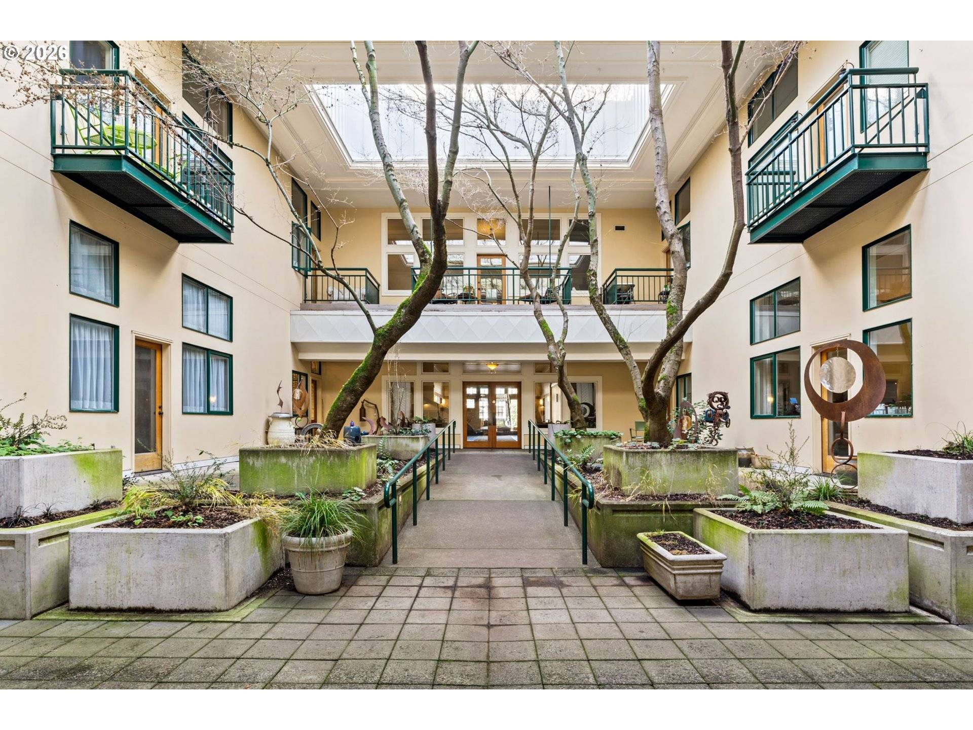 Eugene, OR 97402,650 W 12TH AVE