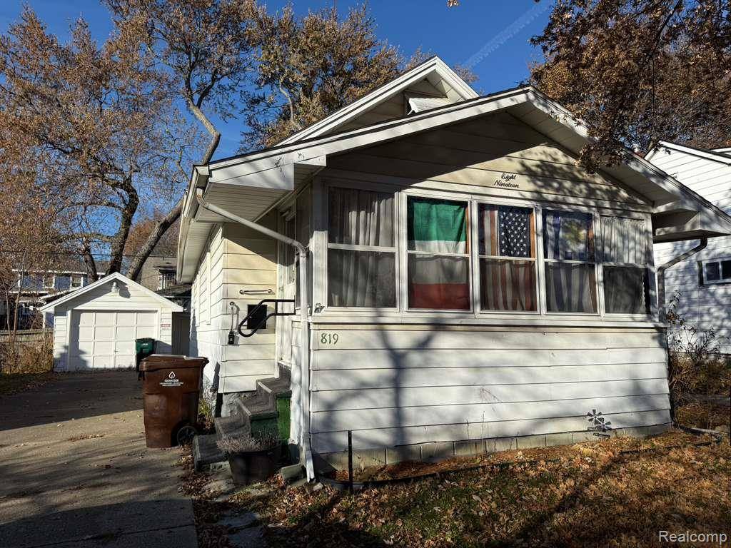 Lansing, MI 48915,819 Cawood ST