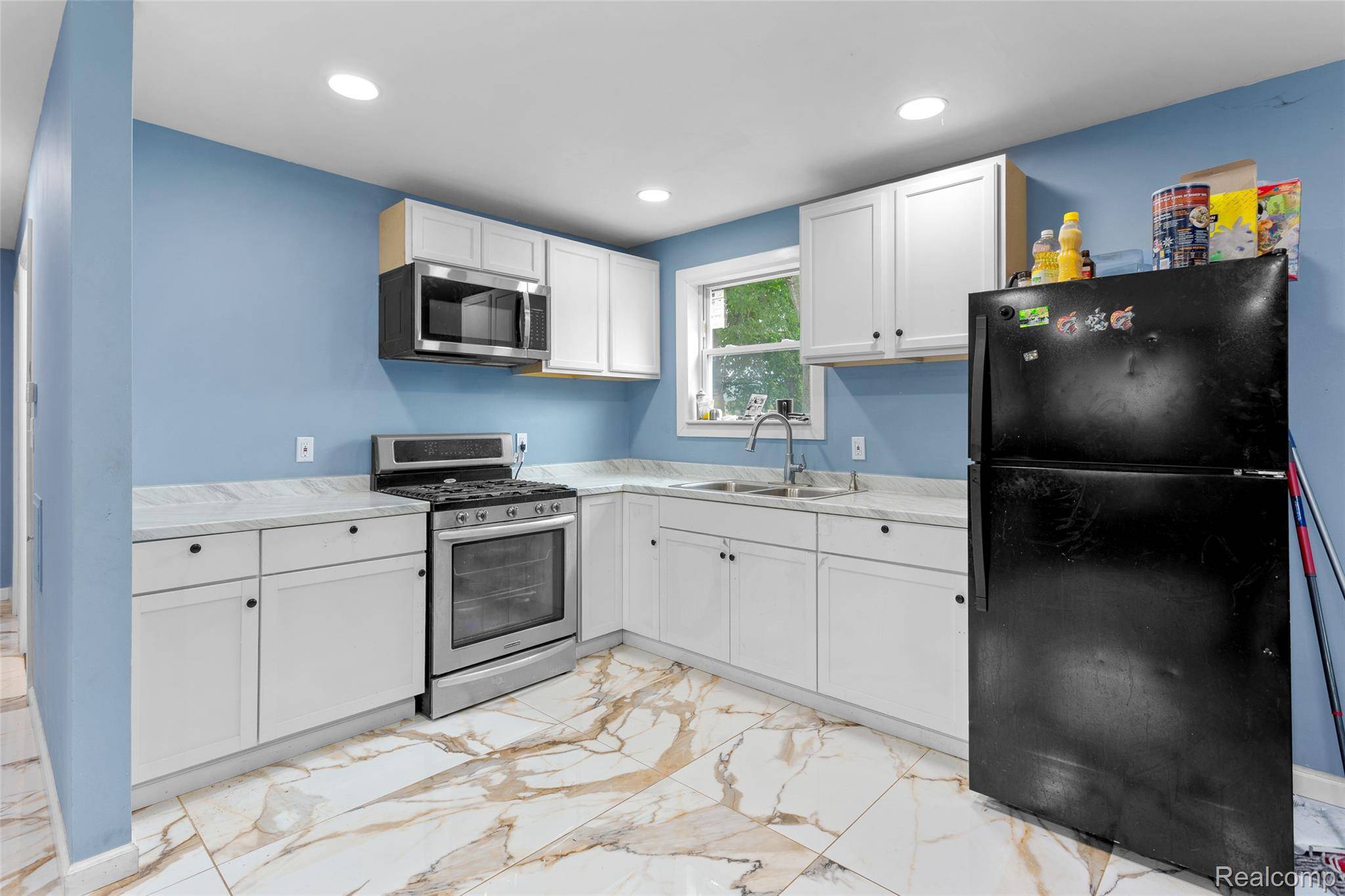 Detroit, MI 48221,20038 Santa Rosa DR