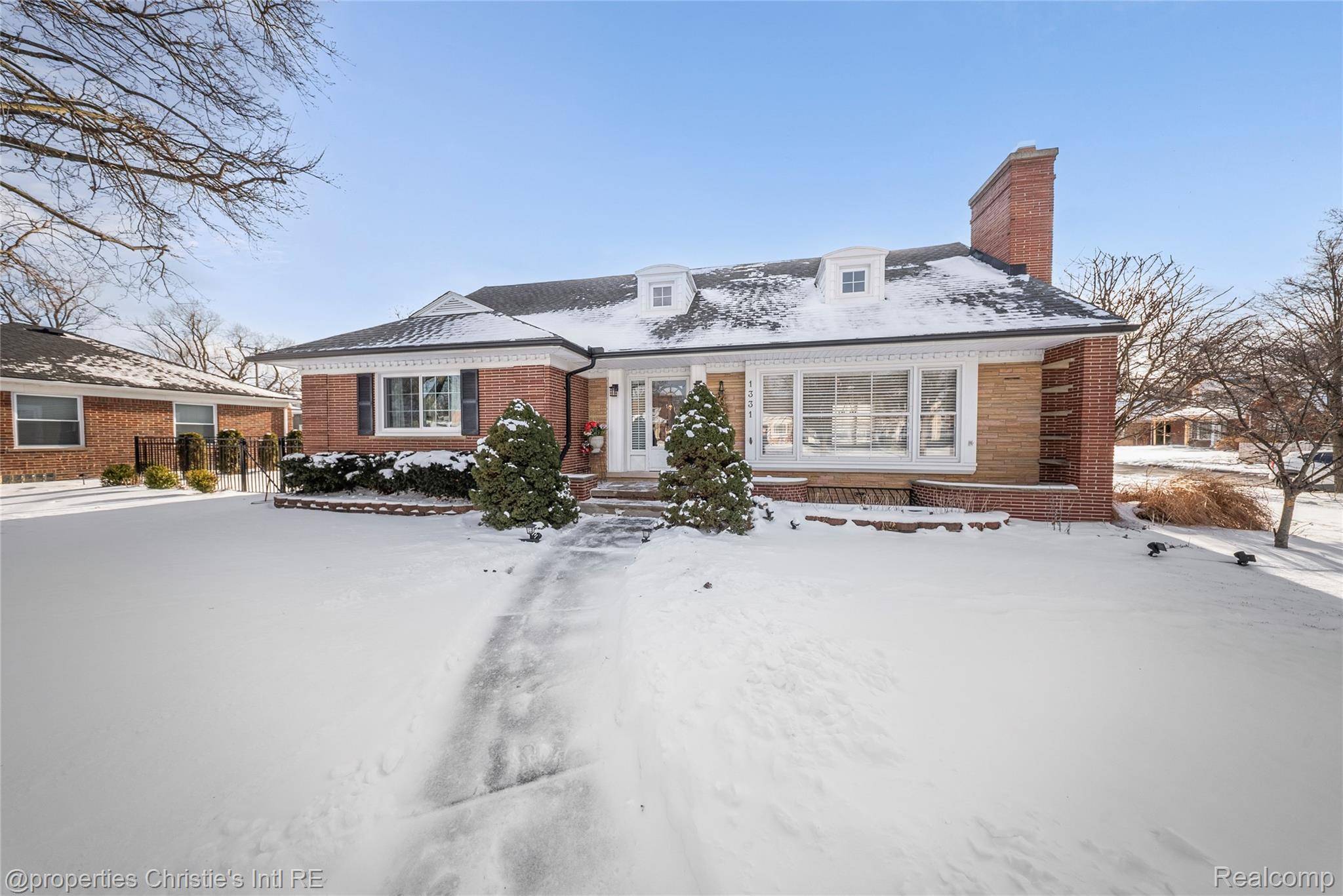 Grosse Pointe Woods, MI 48236,1331 Fairholme RD