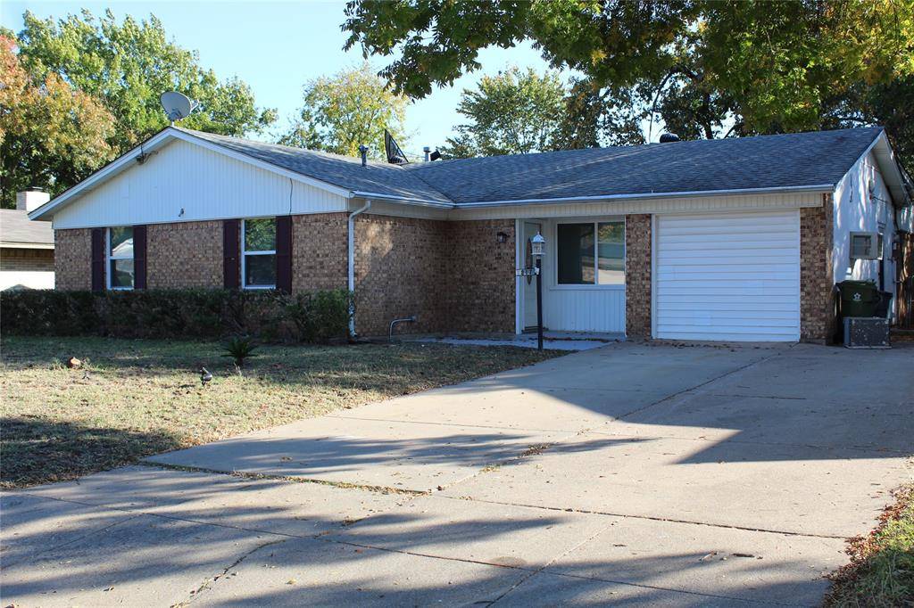 Hurst, TX 76053,817 Edgehill Drive