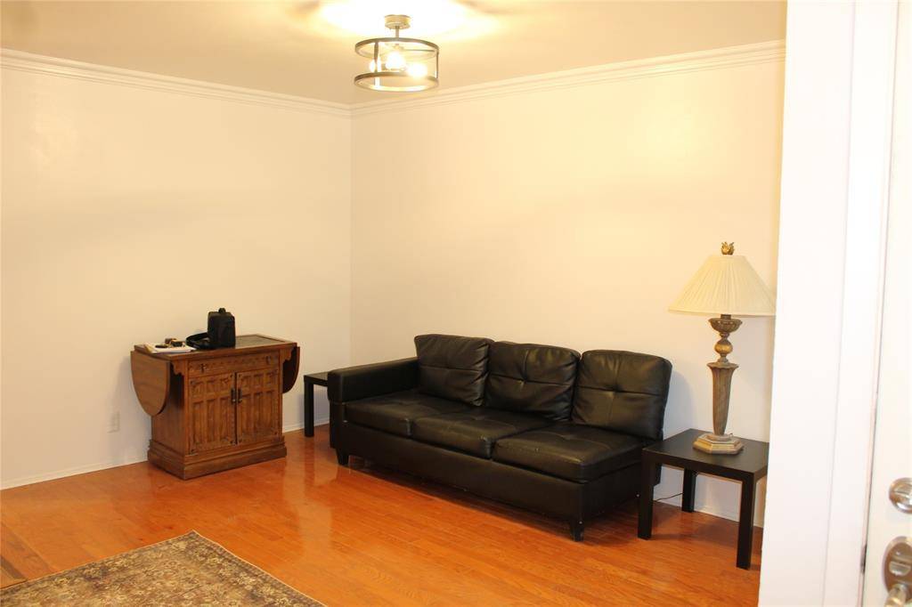 Hurst, TX 76053,817 Edgehill Drive