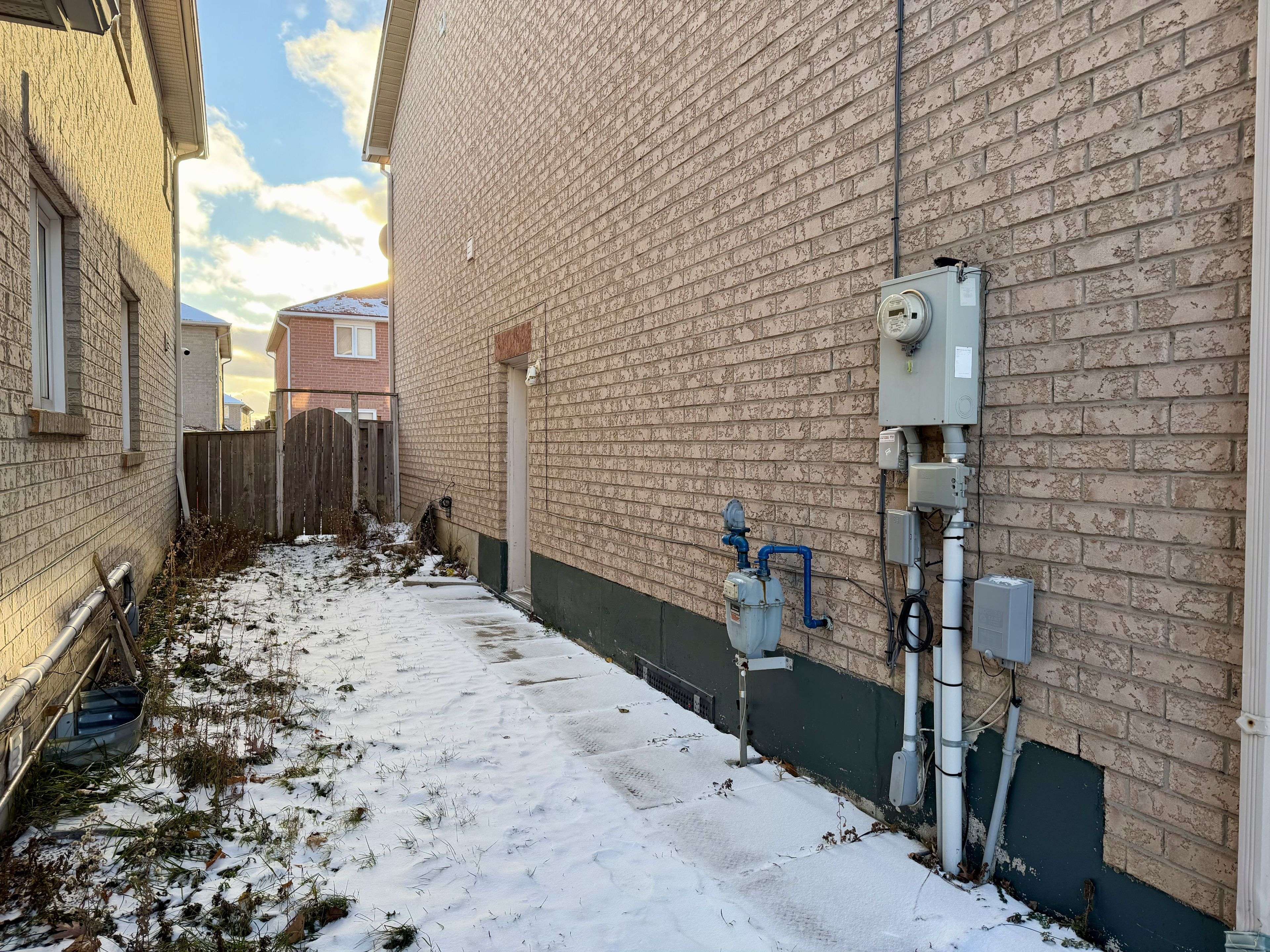 Brampton, ON L6Y 5J3,4 Hefferon CT