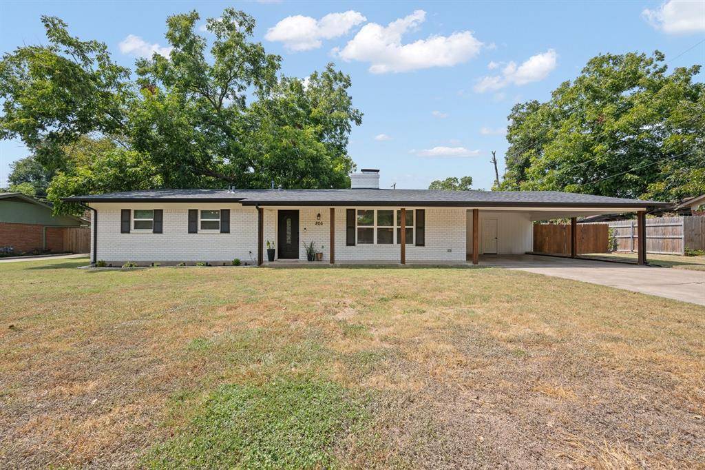 Cleburne, TX 76033,806 S Colonial Drive