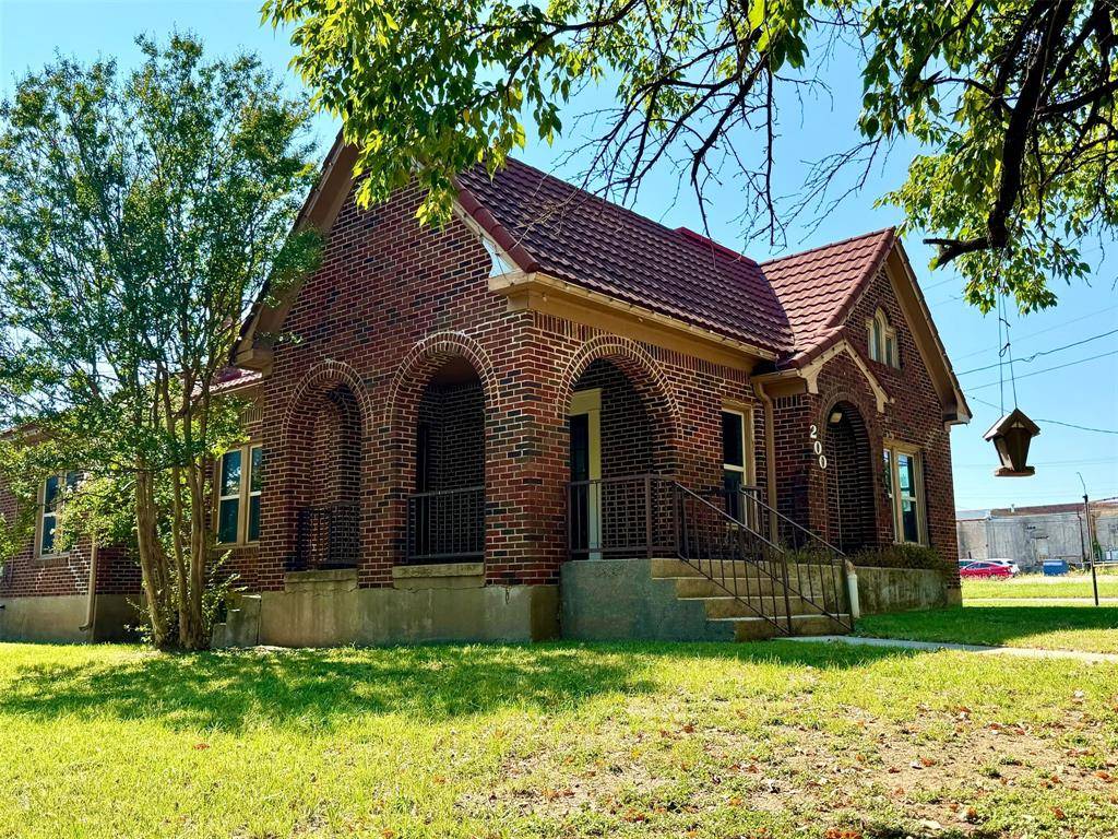 Bowie, TX 76230,200 E Tarrant Street