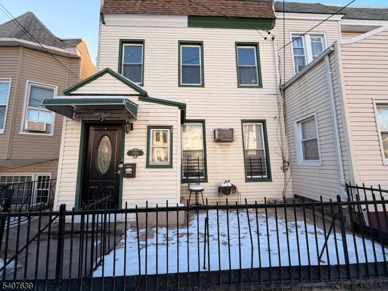 North Bergen Twp., NJ 07047,1011 Paterson Plank Rd #2