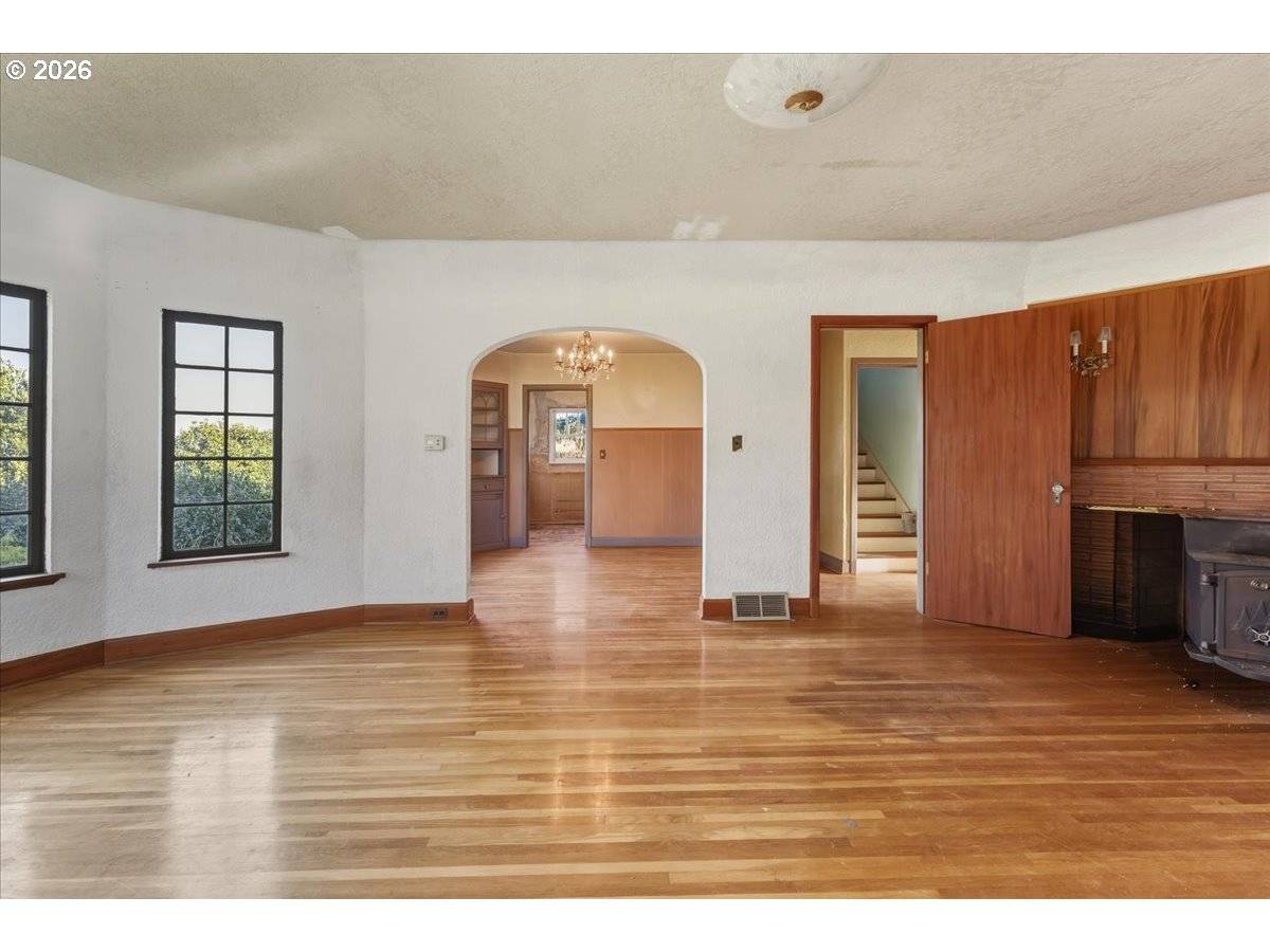 Portland, OR 97219,7202 S CORBETT AVE