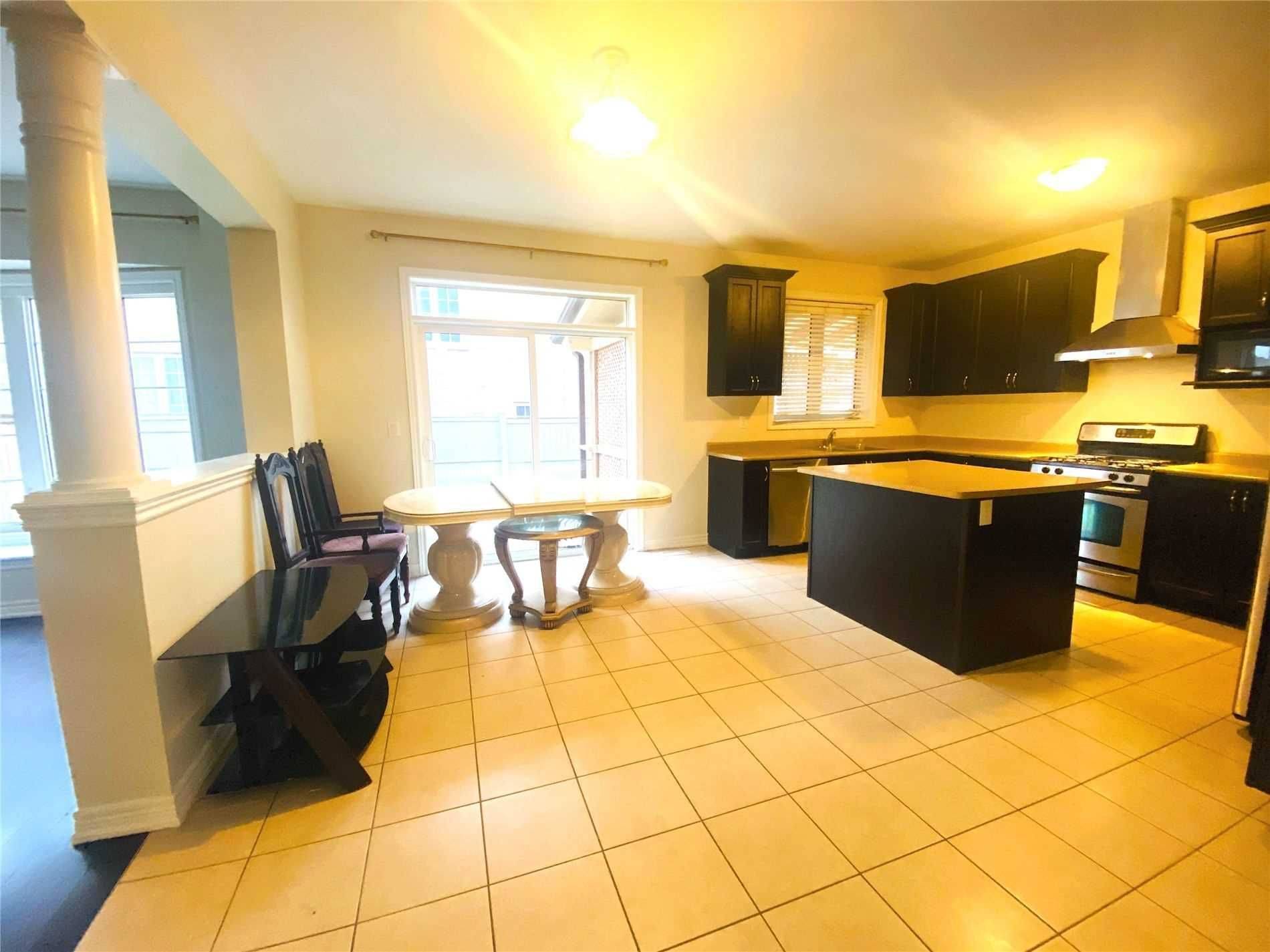 Brampton, ON L7A 4L5,43 Hoxton RD #Upper