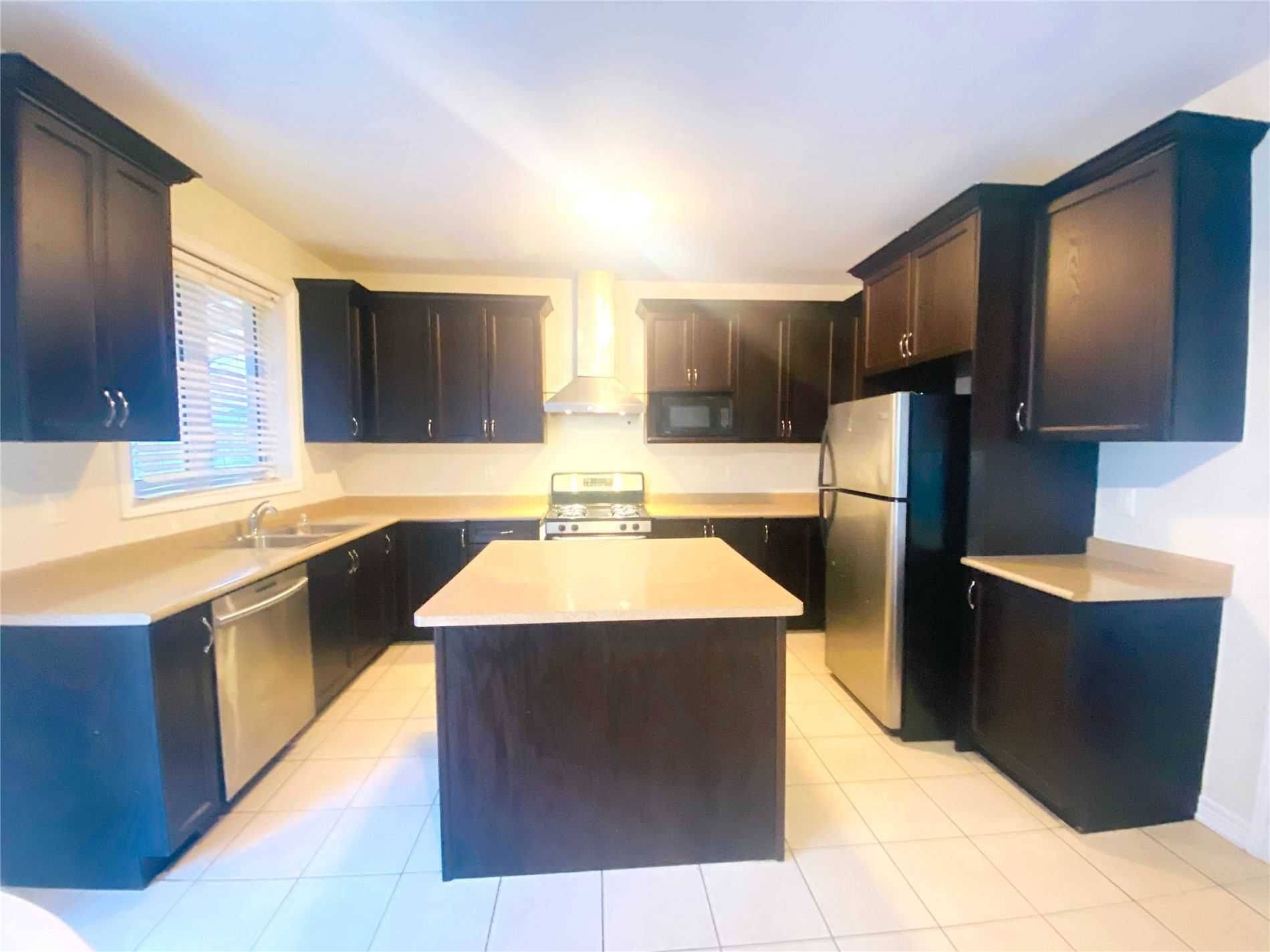 Brampton, ON L7A 4L5,43 Hoxton RD #Upper