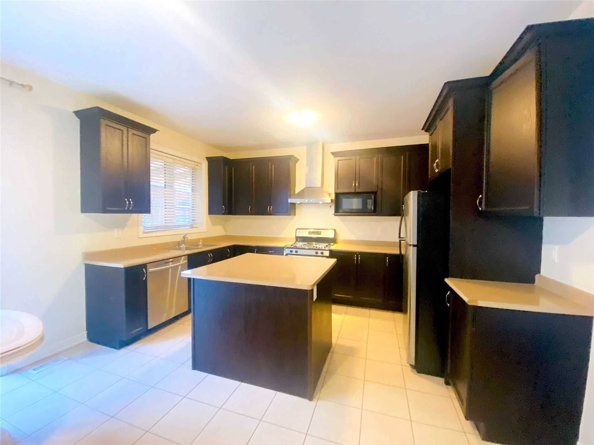 Brampton, ON L7A 4L5,43 Hoxton RD #Upper